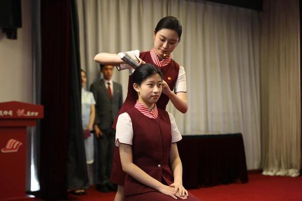 將禮儀教育寫進課表里，這所中職校創新德育教育新模式培養合格準民航禮儀服務